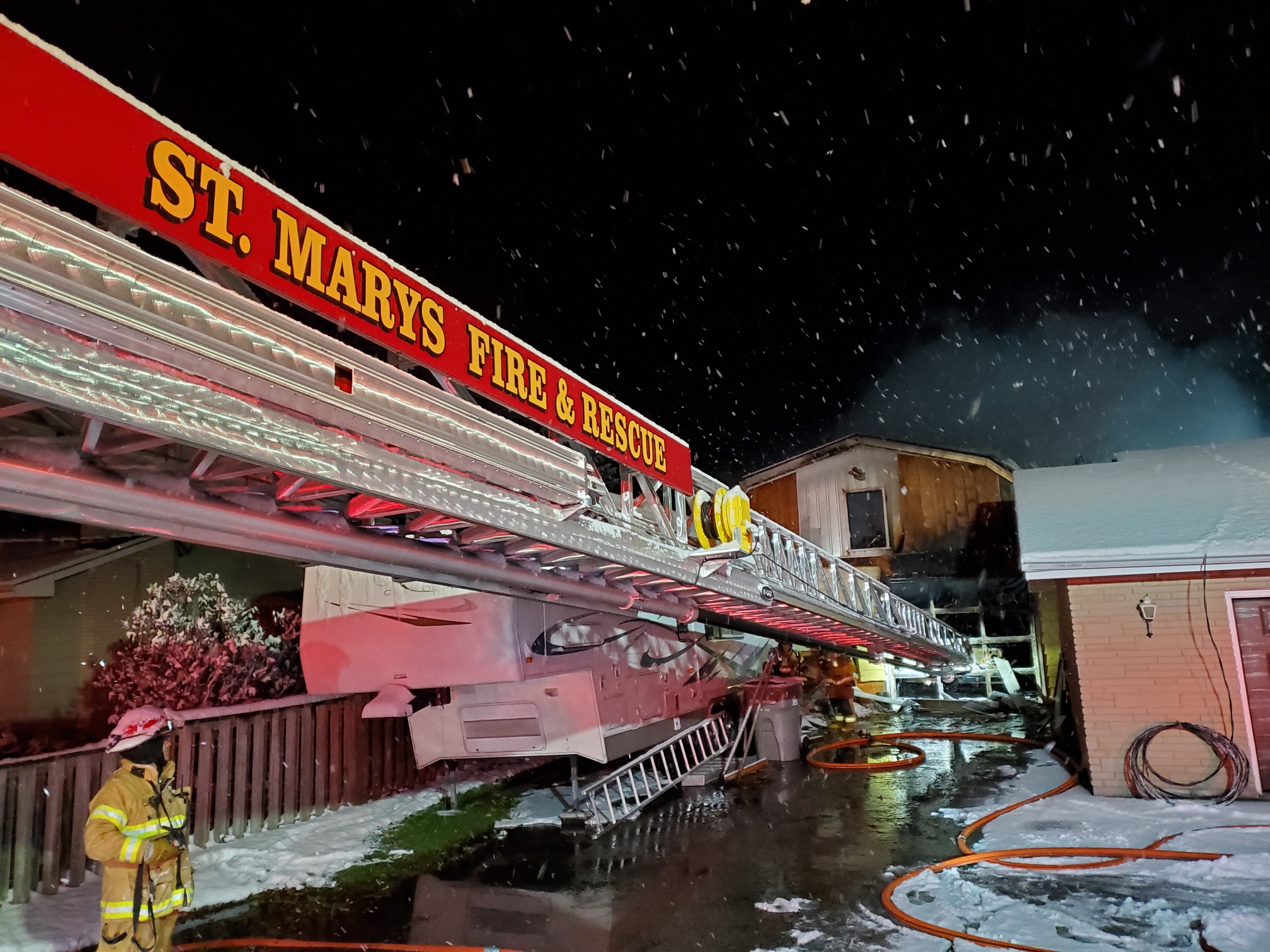 ladder truck in use 2019_2